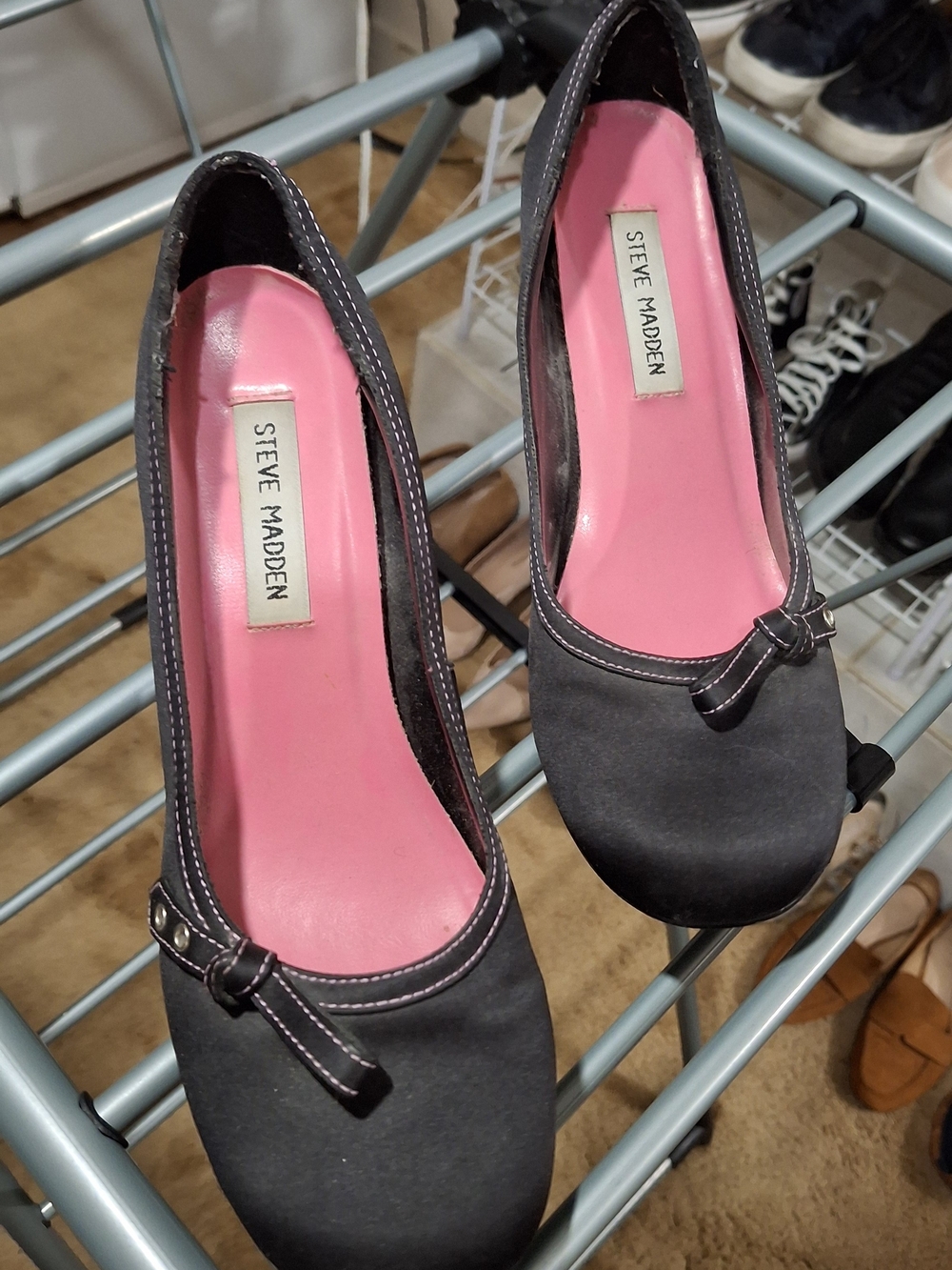 Steve Madden Glowe Black Satin Pink Lined Bow Kitten Heel Pumps Size 7.5